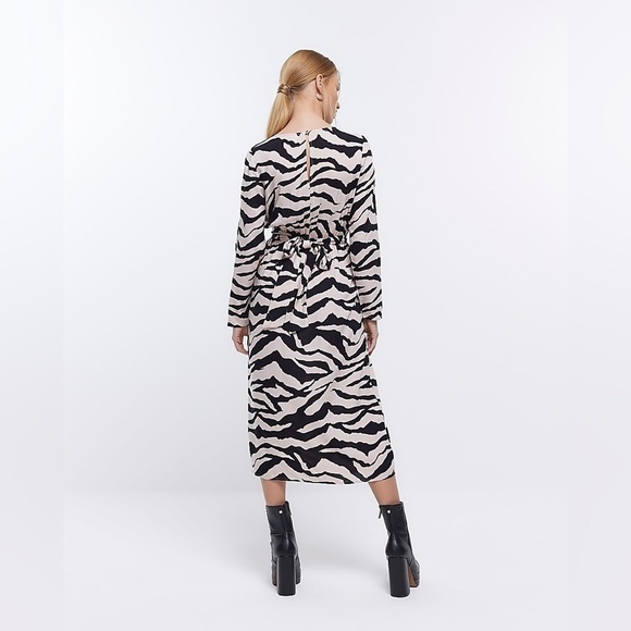 RIVER ISLAND Beige Animal Print Swing Midi Dress - Picture 5 of 13